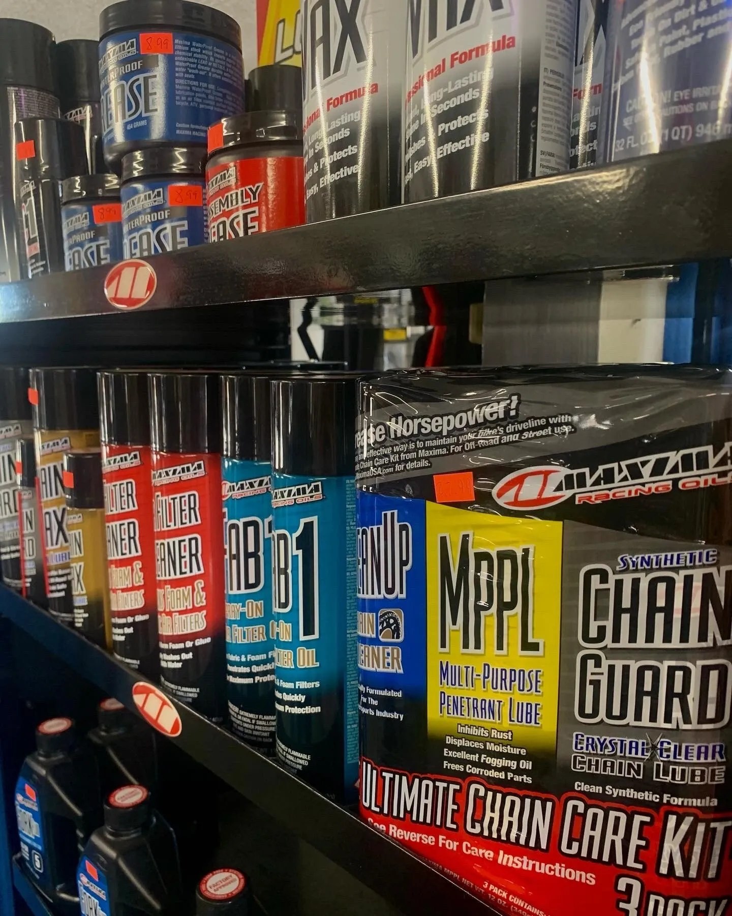 Maxima racing oils shelf